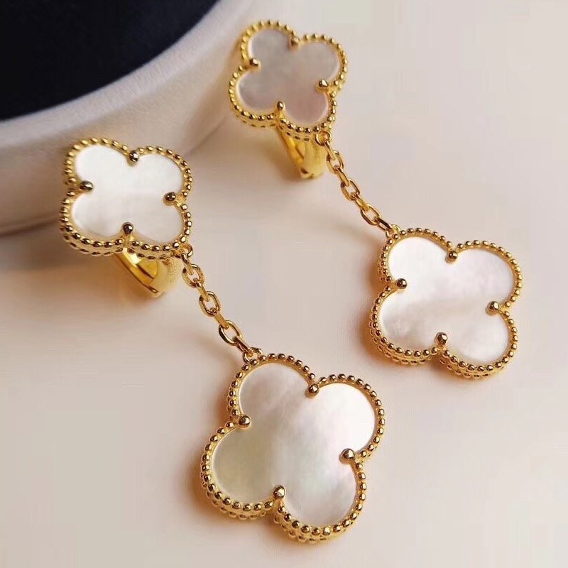 ★Popular in Japan! Van Cleef & Arpels Magic Replica Alhambra Earrings/Piercings 2 vat00709