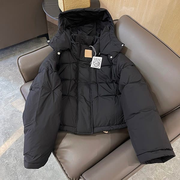 I definitely want it! Loewe Anagram Down Jacket Replica loz80368
