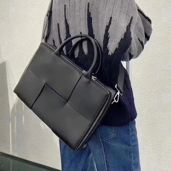 Bottega Veneta Arco Briefcase Replica 680120VB1K18480