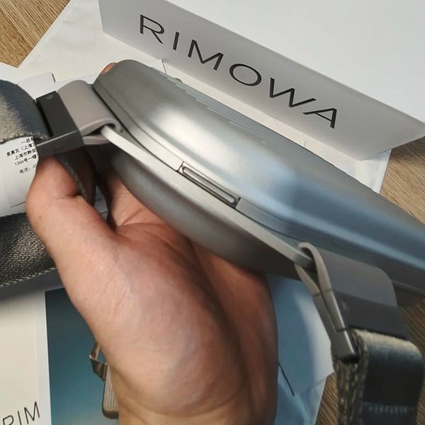 Popularity rising ◆ Rimowa sling bag replica ◆ Made of aluminum ◆ Unisex rif95079