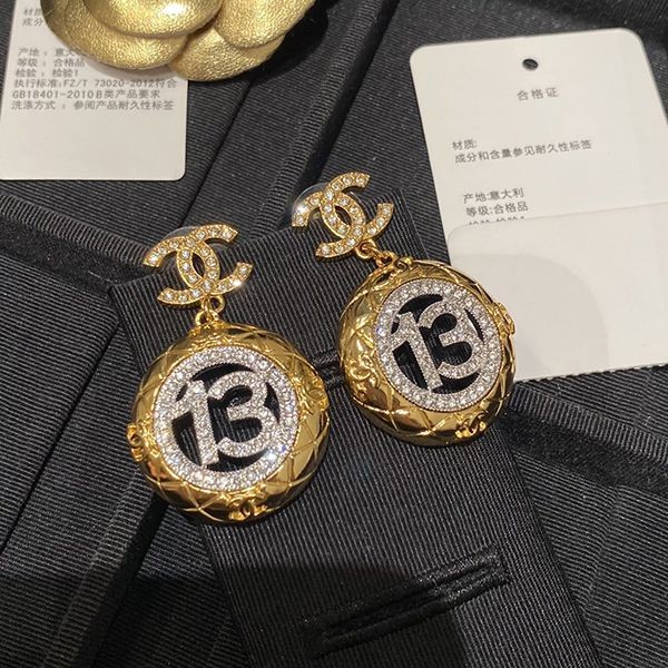 I definitely want it! Cute? Chanel CC logo earrings replica shu90892