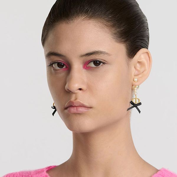 Perfect for a winter date! Increase your femininity! [Dior] Tribal Earrings Replica des42877