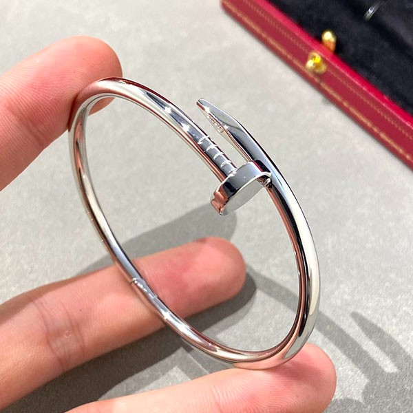 Competition? Cartier bracelet copy Juste un Clou kac49354