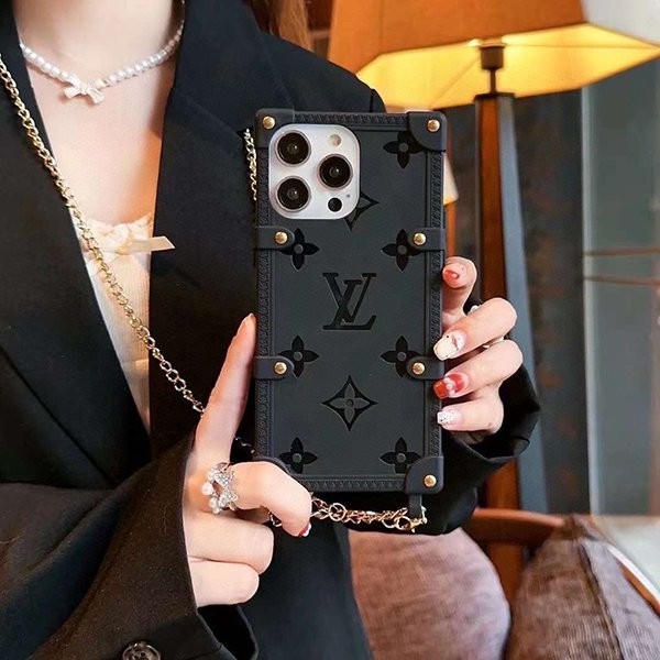 [Used by many celebrities] Louis Vuitton iPhone 13/14 PRO case replica trunk M8199