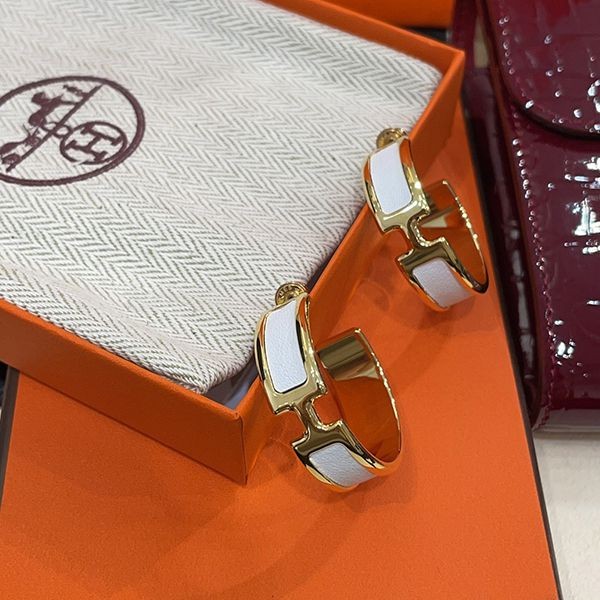 Simple and cute? Hermes earrings, grade N, Olympe erz99559