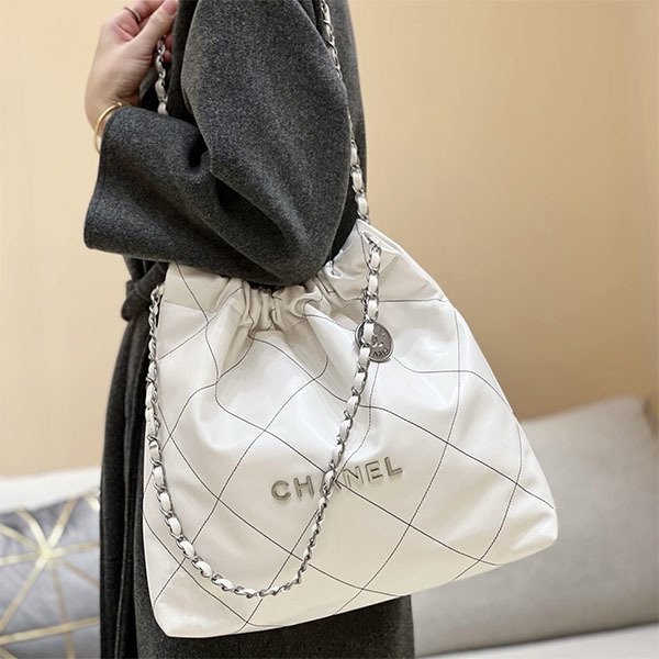 Chanel Large Handbag Replica Calfskin CC Logo sha41822 Chanel Large Handbag Replica Calfskin CC Logo sha41822