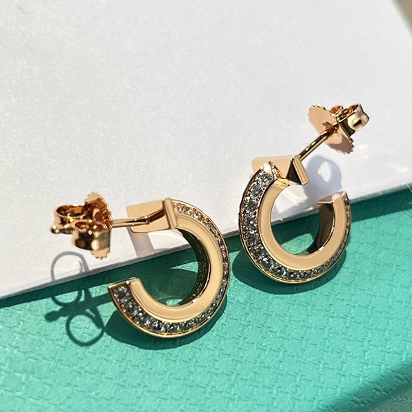 Love at first sight? Tiffany T One Diamond Hoop Earrings Replica 3 colors Shipping included Tiz66055 Love at first sight? Tiffany T One Diamond Hoop Earrings Replica 3 colors Shipping included Tiz66055