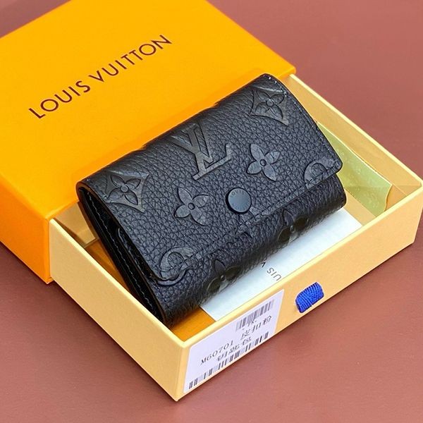 Perfect as a gift? Louis Vuitton Multicle 6 Key Case Replica M6070