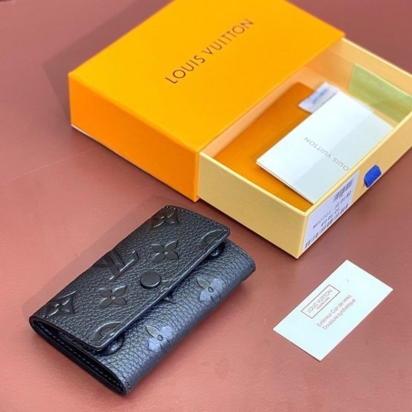 Perfect as a gift? Louis Vuitton Multicle 6 Key Case Replica M6070
