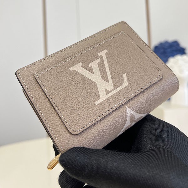 Very popular ★ Louis Vuitton Portefeuille Claire fake cute gift M82370