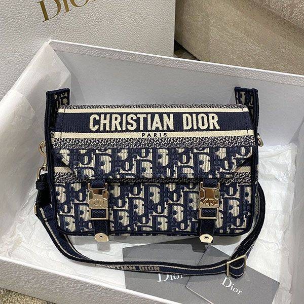 I definitely want it! Dior Messenger Kamp Bag Replica deb86126