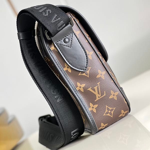 Louis Vuitton Archie Messenger Bag Replica M46442