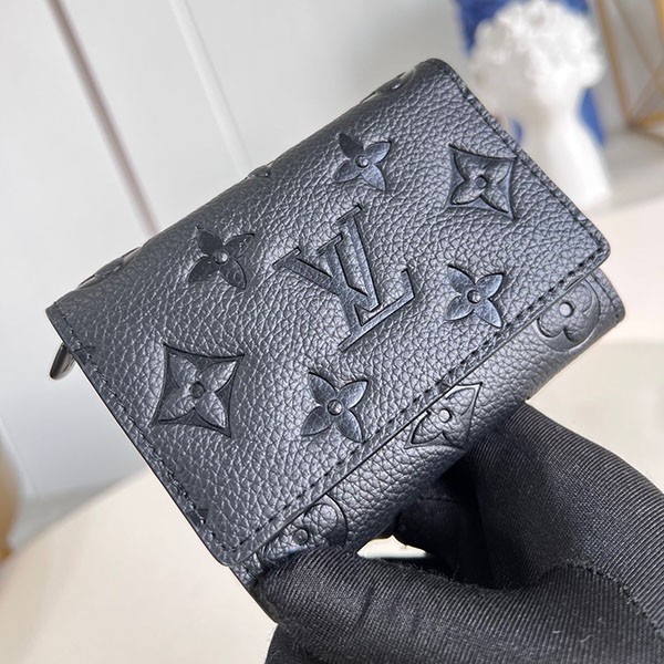 [Compact and easy to use?] Louis Vuitton replica Portefeuille Pilot folding wallet M82556