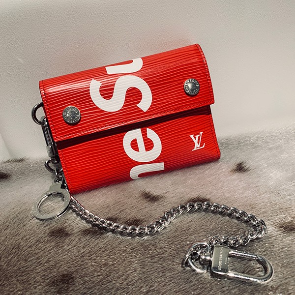 Louis Vuitton Supreme Replica Chain Wallet Bi-fold Wallet (with coin purse) vuu62986 Louis Vuitton Supreme Replica Chain Wallet Bi-fold Wallet (with coin purse) vuu62986