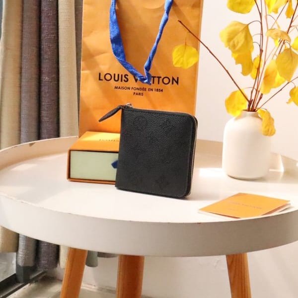 Very popular all over the world? Louis Vuitton Replica Portefeuille Lou Mini Wallet vui38362