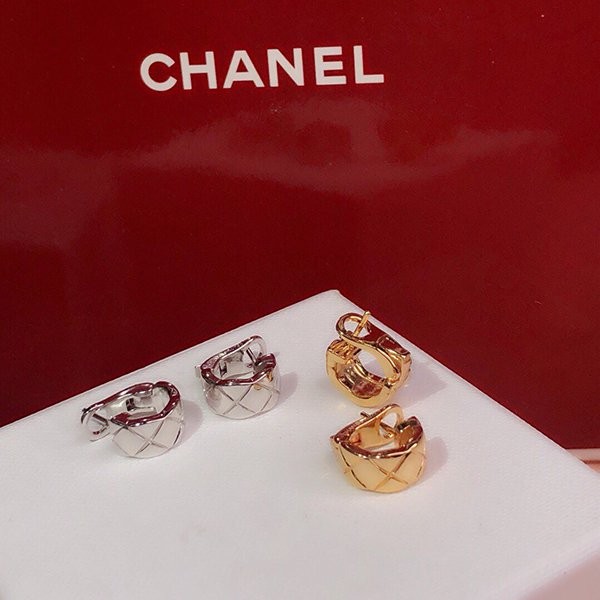 Sold out and popular ☆ Elegant [Chanel] Coco Crush earrings replica shv76282