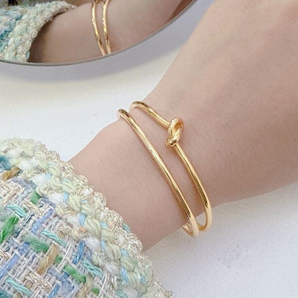 Hard to find Celine replica knot double cuff / gold finish brass 461FV6BRA Hard to find Celine replica knot double cuff / gold finish brass 461FV6BRA