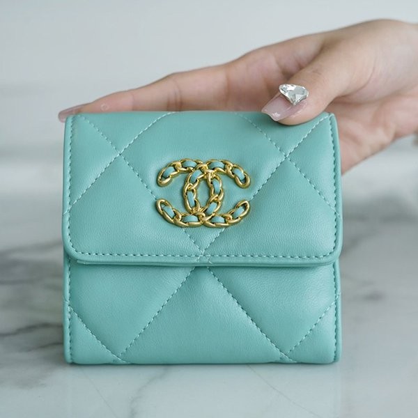 New color ☆ Rare Chanel fake Matelasse CC logo tri-fold wallet shz65132 New color ☆ Rare Chanel fake Matelasse CC logo tri-fold wallet shz65132