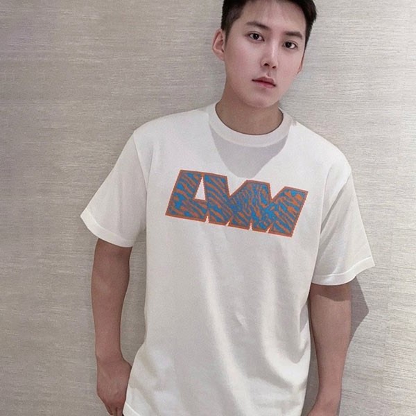 Louis Vuitton Replica "LVM" Logo Crew Neck White T-Shirt vur41302 Louis Vuitton Replica "LVM" Logo Crew Neck White T-Shirt vur41302