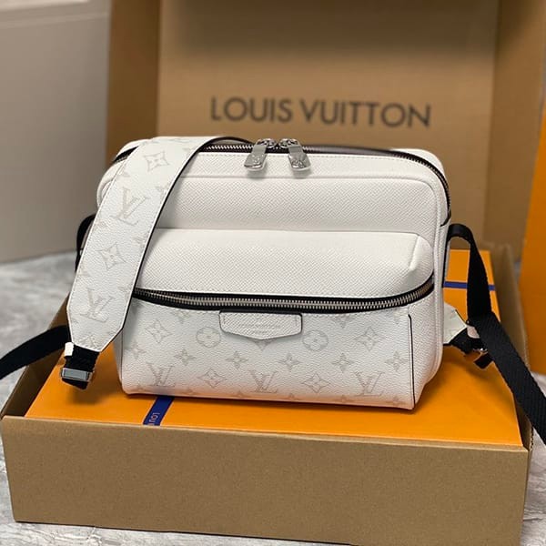 Classic Louis Vuitton replica men's messenger bag vui24165 Classic Louis Vuitton replica men's messenger bag vui24165