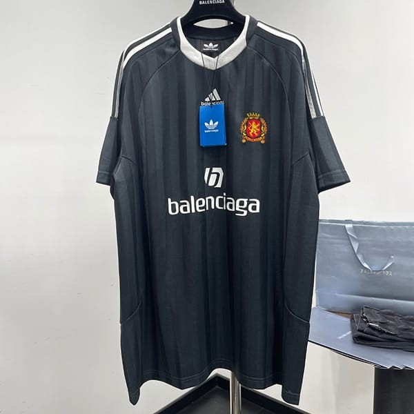 Very popular: Balenciaga Adidas fake SOCCER oversized T-shirt 723663TNV131000