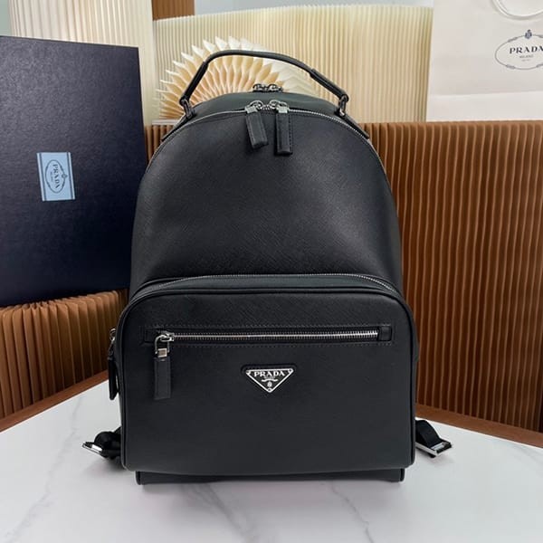 Hard to find Prada replica Saffiano leather backpack with logo and zip pup51938