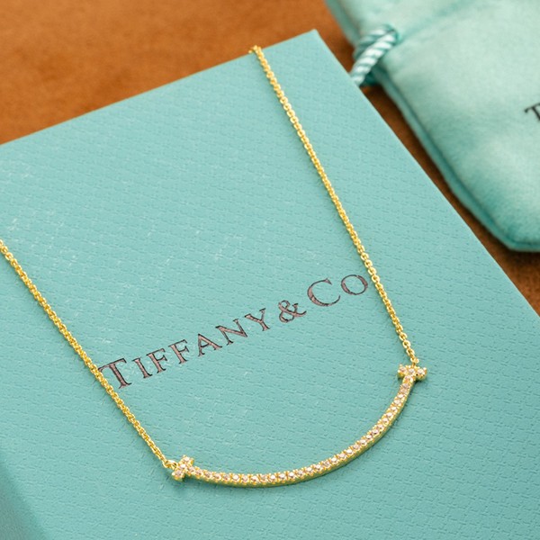 Rare Tiffany Replica T Smile 18K Gold & 0.1 Carat Pendant Tib76352