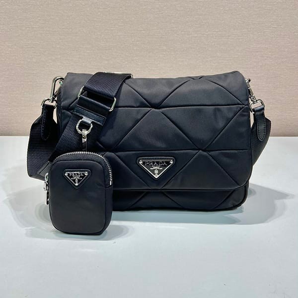 Many celebrities love Prada Padded Re-Nylon Shoulder Bag Replica pux49612 Many celebrities love Prada Padded Re-Nylon Shoulder Bag Replica pux49612