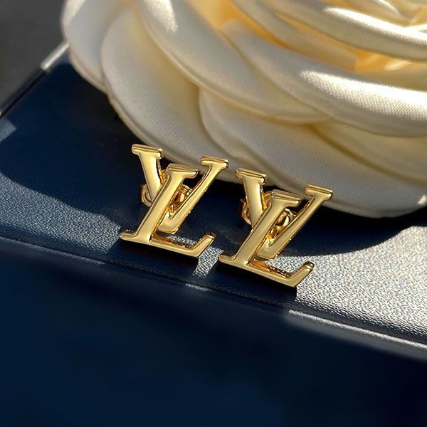 Must-have! Louis Vuitton logo stud earrings replica 2 pair double set vuy88133 Must-have! Louis Vuitton logo stud earrings replica 2 pair double set vuy88133