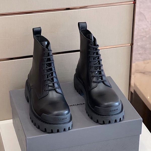 Love at first sight? Replica Balenciaga Strike Rubber Combat Boots baq84931