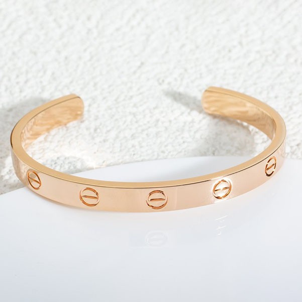 Love at first sight? Cartier replica LOVE bracelet 18K pink gold bangle kau98316