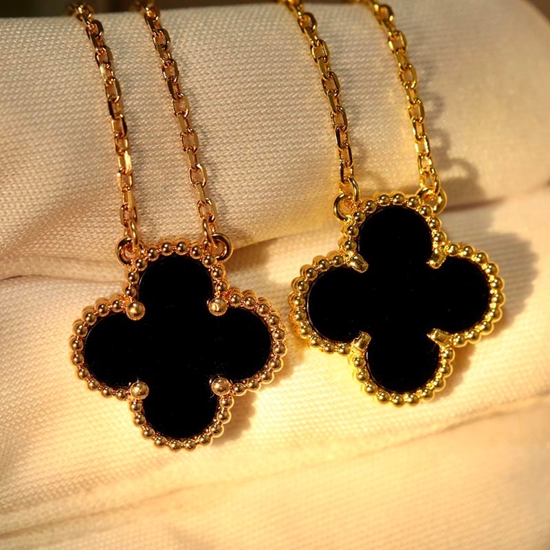 Alhambra replica ★ Van Cleef & Arpels ★ Vintage Alhambra ★ Pendant? VCARA45800 Alhambra replica ★ Van Cleef & Arpels ★ Vintage Alhambra ★ Pendant? VCARA45800