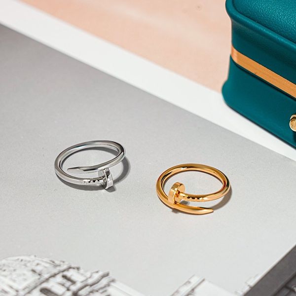 Competition for Cartier Replica Juste un Clou Ring Small kaw52009