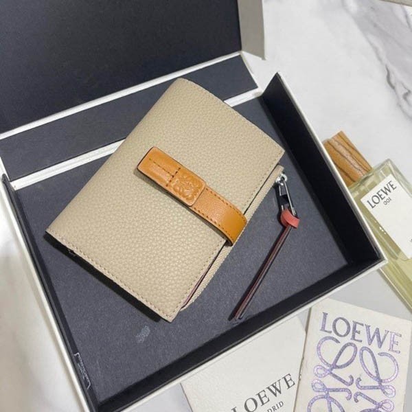 [LOEWE] New Slim Zip Bifold Wallet Imitation Slim Zip Bifold Wallet loe53059