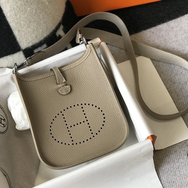 [Very easy to use] Hermes Evelyn replica mini 16 TPM Noir erf66239