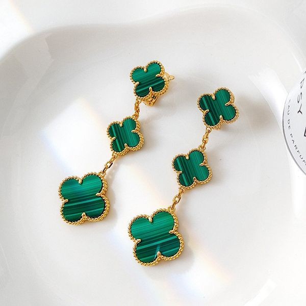 Popular all over the world? Van Cleef & Arpels Magic Alhambra replica VCARO2AG00