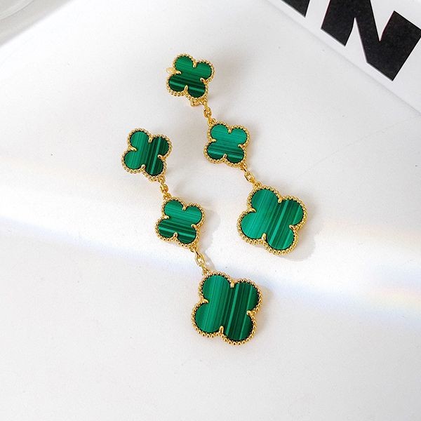 Popular all over the world? Van Cleef & Arpels Magic Alhambra replica VCARO2AG00