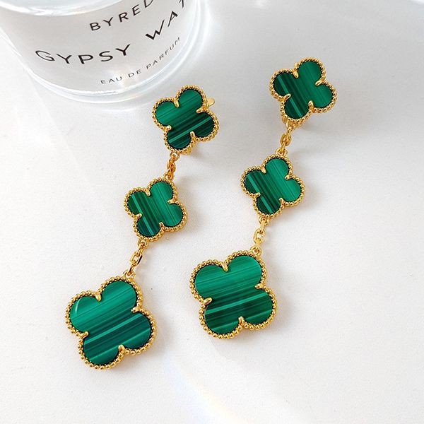 Popular all over the world? Van Cleef & Arpels Magic Alhambra replica VCARO2AG00