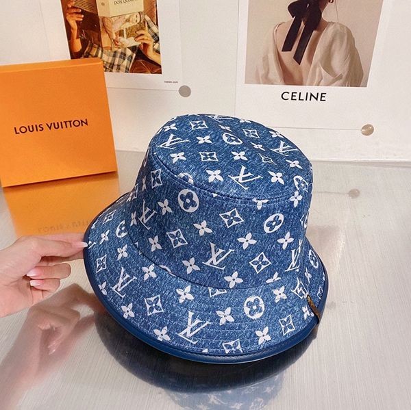 Rare color? Louis Vuitton Bonnet Monogram Reversible Hat fake vuy32649