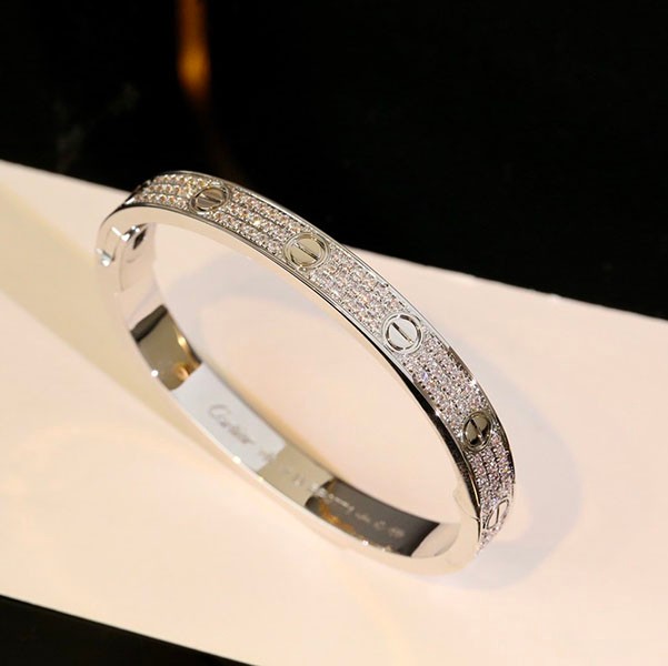 Cartier LOVE Pave Diamond Bracelet Replica kan63259