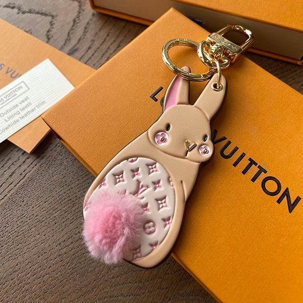 The hot topic! Louis Vuitton bag charm and key holder Porto fake CL? LV Bunny M00994