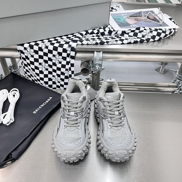 Immediate shipping Balenciaga Defender fake sneakers new limited edition bap16889