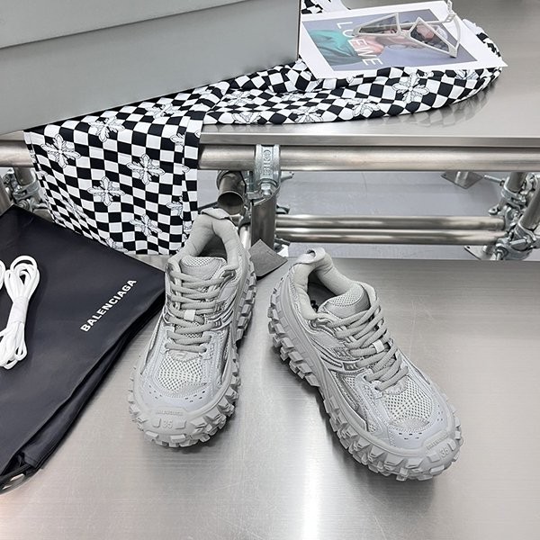Immediate shipping Balenciaga Defender fake sneakers new limited edition bap16889