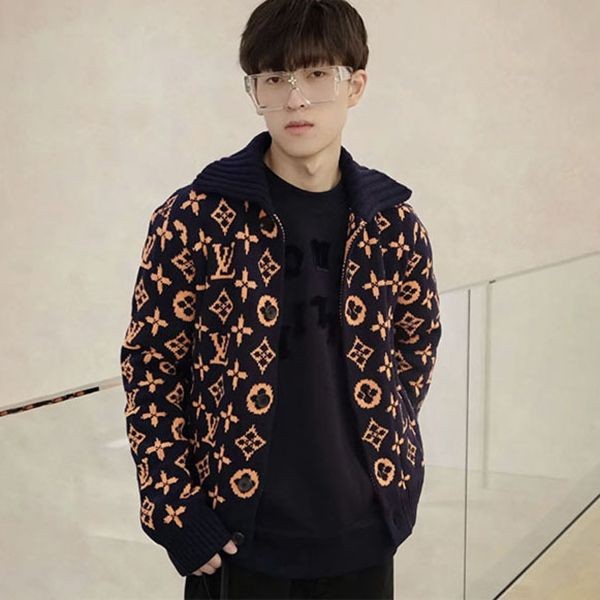 Hard to find fake Louis Vuitton cardigan in orange fluorescent monogram 1AAU8T Hard to find fake Louis Vuitton cardigan in orange fluorescent monogram 1AAU8T