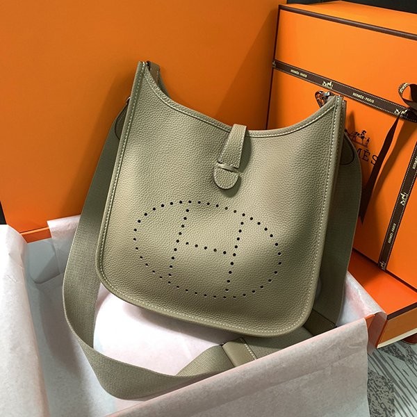 Perfect as a gift? Hermes Evelyn 28 TPM replica erx01920 Perfect as a gift? Hermes Evelyn 28 TPM replica erx01920