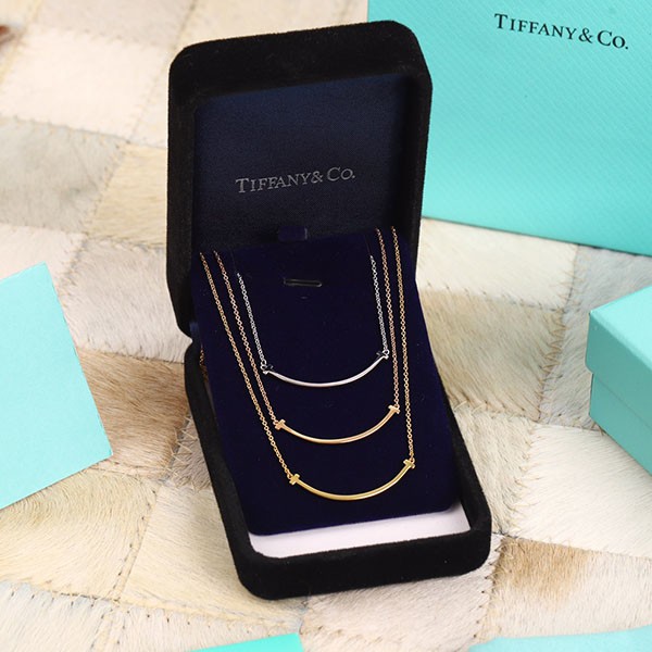 The hottest topic! Tiffany T Smile Small Pendant Replica 18K 3 colors Tir78702 The hottest topic! Tiffany T Smile Small Pendant Replica 18K 3 colors Tir78702