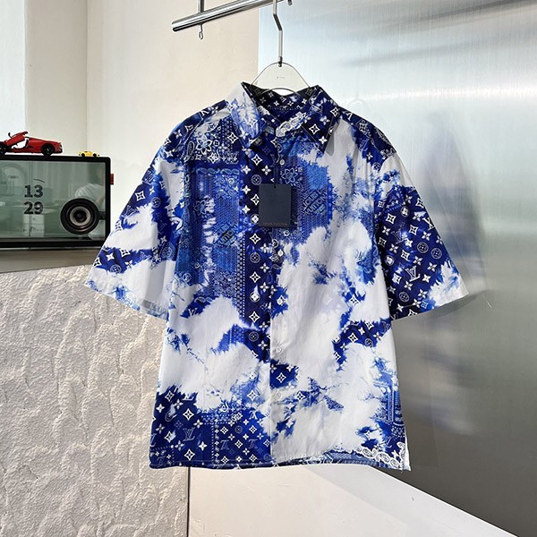 Very popular all over the world? Louis Vuitton Monogram Bandana Short Sleeve Shirt Replica 1AA4UD Very popular all over the world? Louis Vuitton Monogram Bandana Short Sleeve Shirt Replica 1AA4UD