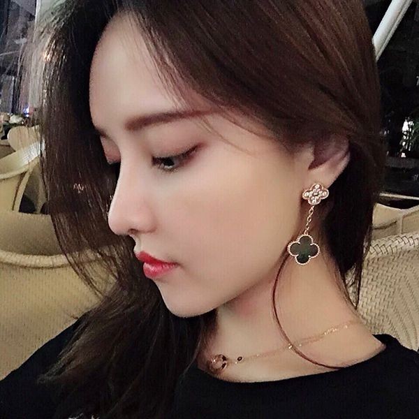 Cute Van Cleef & Arpels Replica Magic Alhambra Earrings vaf49213