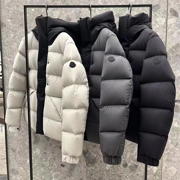 Very popular worldwide? Moncler Madeira hooded short down jacket in 3 colors H20911A0010953333999 Very popular worldwide? Moncler Madeira hooded short down jacket in 3 colors H20911A0010953333999