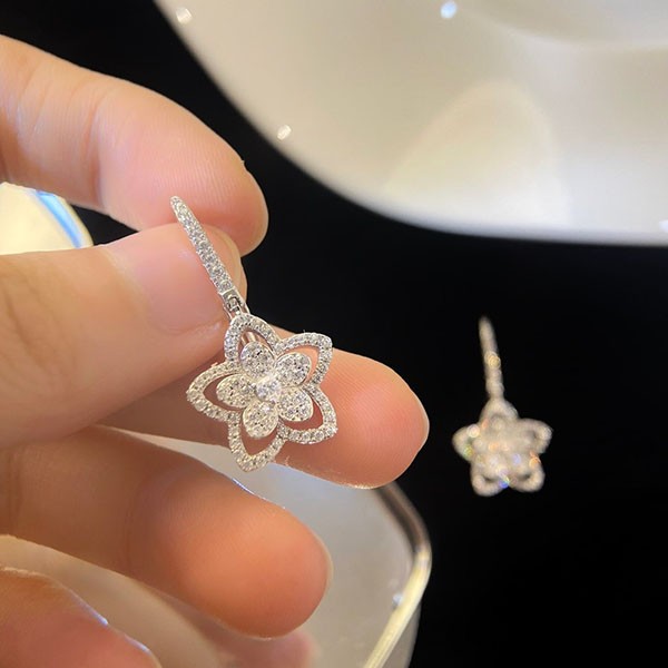 Sold out Graff replica GRAFF Wildflower diamond earrings RGE1668